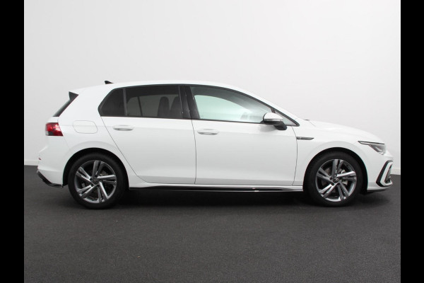 Volkswagen Golf 1.5 eTSI DSG R-Line Panorama dak Navigatie Apple Carplay/Android Auto Climate Control Camera Dab Extra Getint Glas Adaptive Cruise Control Virtual Cockpit Lichtmetalen Velgen