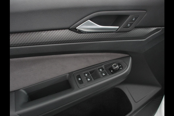 Volkswagen Golf 1.5 eTSI DSG R-Line Panorama dak Navigatie Apple Carplay/Android Auto Climate Control Camera Dab Extra Getint Glas Adaptive Cruise Control Virtual Cockpit Lichtmetalen Velgen