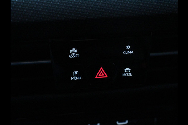 Volkswagen Golf 1.5 eTSI DSG R-Line Panorama dak Navigatie Apple Carplay/Android Auto Climate Control Camera Dab Extra Getint Glas Adaptive Cruise Control Virtual Cockpit Lichtmetalen Velgen