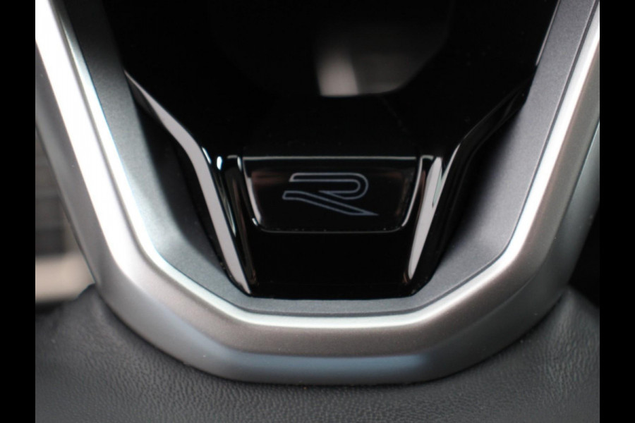 Volkswagen Golf 1.5 eTSI DSG R-Line Panorama dak Navigatie Apple Carplay/Android Auto Climate Control Camera Dab Extra Getint Glas Adaptive Cruise Control Virtual Cockpit Lichtmetalen Velgen