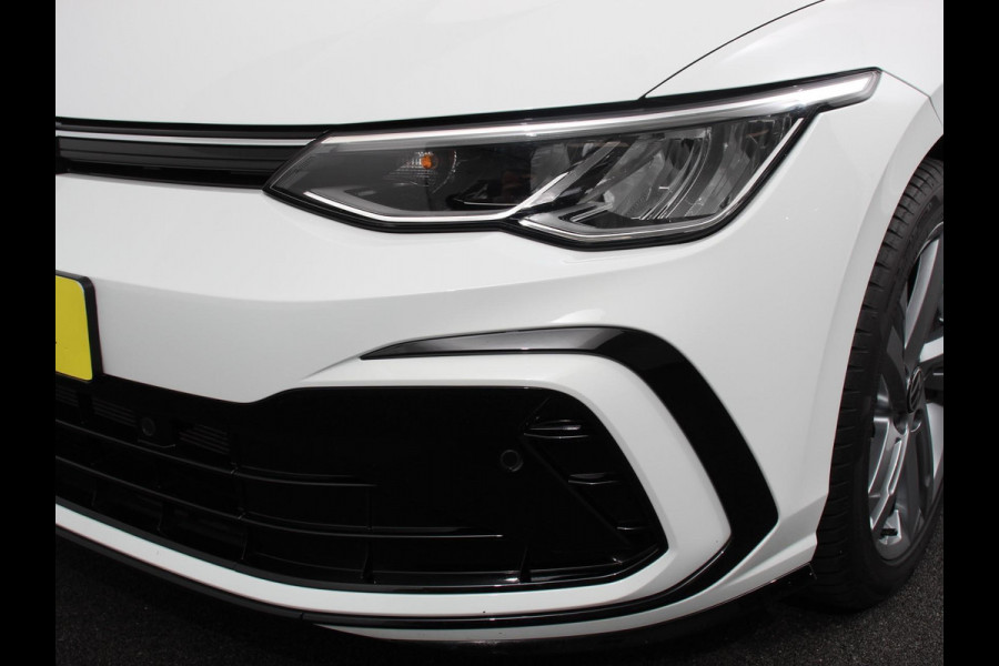 Volkswagen Golf 1.5 eTSI DSG R-Line Panorama dak Navigatie Apple Carplay/Android Auto Climate Control Camera Dab Extra Getint Glas Adaptive Cruise Control Virtual Cockpit Lichtmetalen Velgen