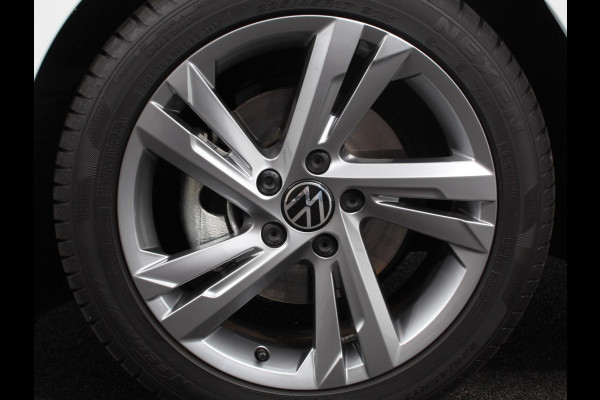 Volkswagen Golf 1.5 eTSI DSG R-Line Panorama dak Navigatie Apple Carplay/Android Auto Climate Control Camera Dab Extra Getint Glas Adaptive Cruise Control Virtual Cockpit Lichtmetalen Velgen