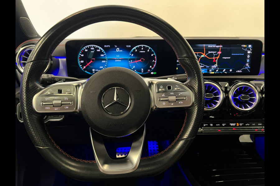Mercedes-Benz CLA-Klasse Shooting Brake 200 / AMG / Pano / NL-auto / Memory
