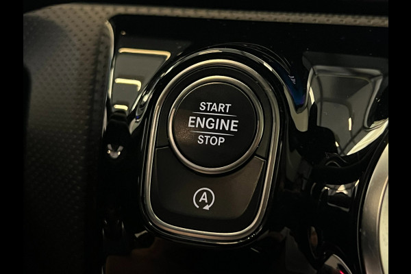 Mercedes-Benz CLA-Klasse Shooting Brake 200 / AMG / Pano / NL-auto / Memory
