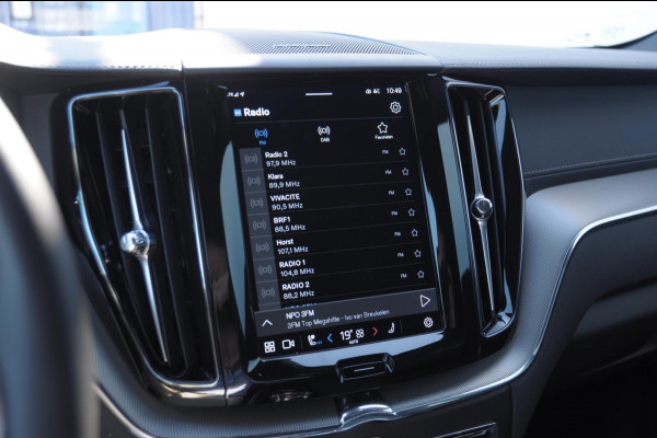Volvo XC60 T8 455PK Automaat AWD Ultra Black Edition / stoelmassage - en ventilatie / Head-up display/ Harman Kardon audio/ BLIS/ Elektrischbedienbare stoelen met geheugen / Panoramadak/ Adaptive cruise control/ Pilot assist/ Apple Carplay/ Android auto/