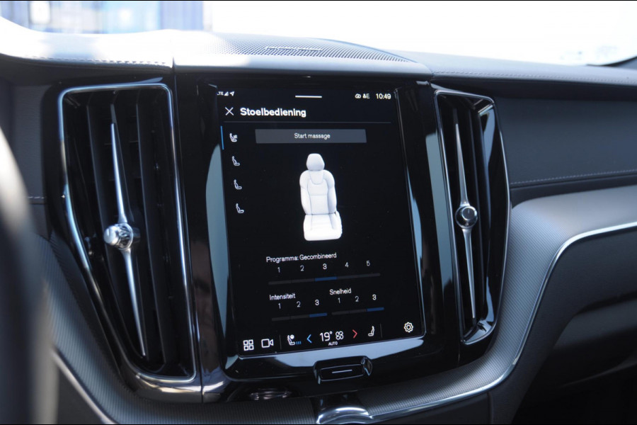 Volvo XC60 T8 455PK Automaat AWD Ultra Black Edition / stoelmassage - en ventilatie / Head-up display/ Harman Kardon audio/ BLIS/ Elektrischbedienbare stoelen met geheugen / Panoramadak/ Adaptive cruise control/ Pilot assist/ Apple Carplay/ Android auto/