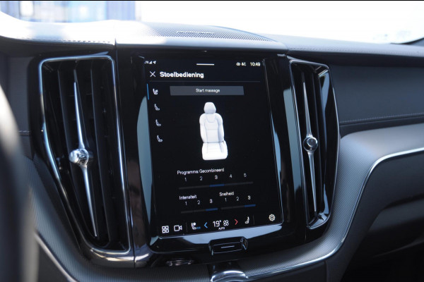 Volvo XC60 T8 455PK Automaat AWD Ultra Black Edition / stoelmassage - en ventilatie / Head-up display/ Harman Kardon audio/ BLIS/ Elektrischbedienbare stoelen met geheugen / Panoramadak/ Adaptive cruise control/ Pilot assist/ Apple Carplay/ Android auto/