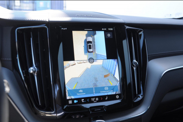 Volvo XC60 T8 455PK Automaat AWD Ultra Black Edition / stoelmassage - en ventilatie / Head-up display/ Harman Kardon audio/ BLIS/ Elektrischbedienbare stoelen met geheugen / Panoramadak/ Adaptive cruise control/ Pilot assist/ Apple Carplay/ Android auto/