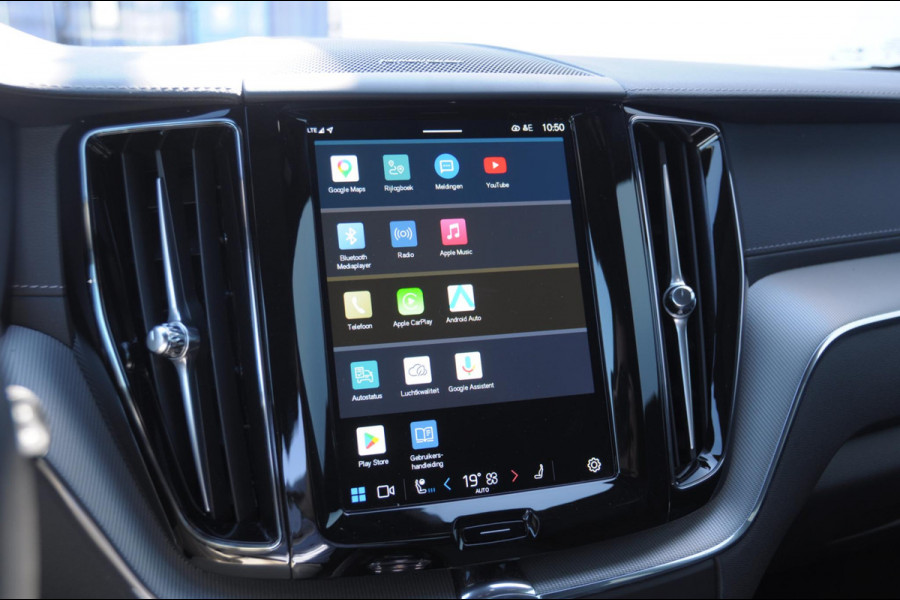 Volvo XC60 T8 455PK Automaat AWD Ultra Black Edition / stoelmassage - en ventilatie / Head-up display/ Harman Kardon audio/ BLIS/ Elektrischbedienbare stoelen met geheugen / Panoramadak/ Adaptive cruise control/ Pilot assist/ Apple Carplay/ Android auto/