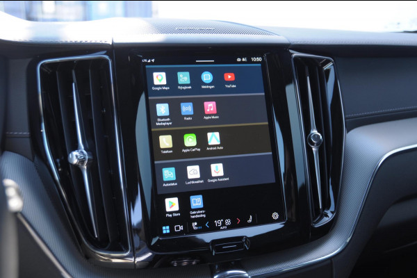 Volvo XC60 T8 455PK Automaat AWD Ultra Black Edition / stoelmassage - en ventilatie / Head-up display/ Harman Kardon audio/ BLIS/ Elektrischbedienbare stoelen met geheugen / Panoramadak/ Adaptive cruise control/ Pilot assist/ Apple Carplay/ Android auto/