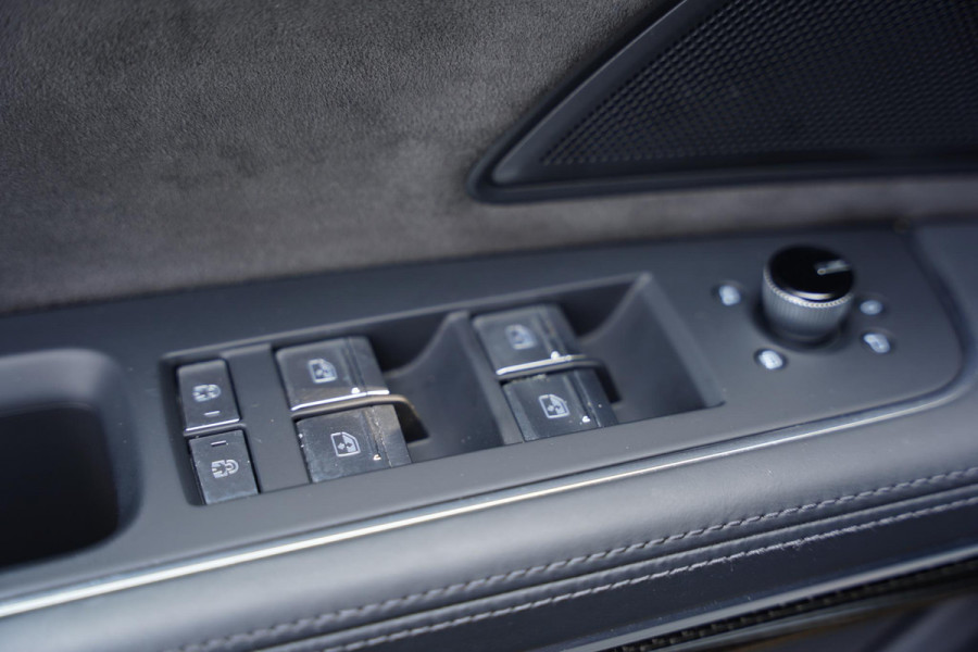 Audi S8 4.0 TFSI Quattro B&O / Active Chassis / NL-Auto