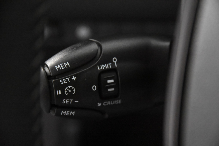 Peugeot 208 *1ste Eigenaar*Navigatie*Carplay*Cruise Control*