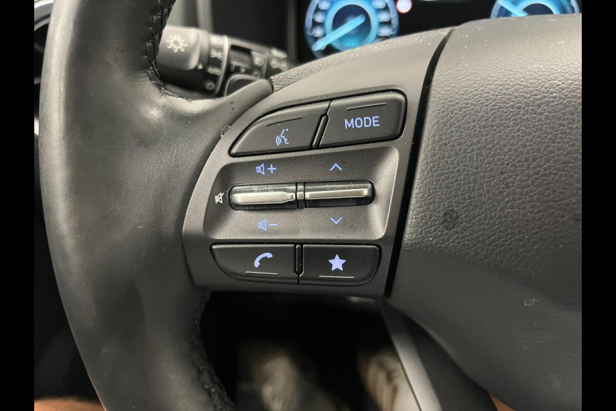 Hyundai Kona 1.6 GDI HEV Sky Bluelink Navigatie Apple Carplay Android Auto Camera Parkeerhulp Adaptive Cruise Control Dodehoekassistent Stoel- en stuurverwarming Full Led Climate Control Lichtmetalen velgen