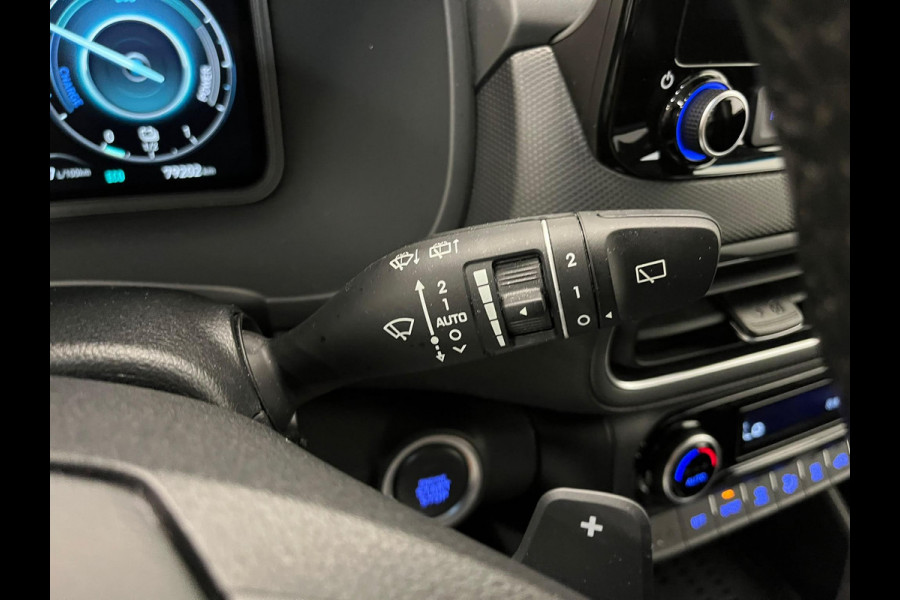 Hyundai Kona 1.6 GDI HEV Sky Bluelink Navigatie Apple Carplay Android Auto Camera Parkeerhulp Adaptive Cruise Control Dodehoekassistent Stoel- en stuurverwarming Full Led Climate Control Lichtmetalen velgen