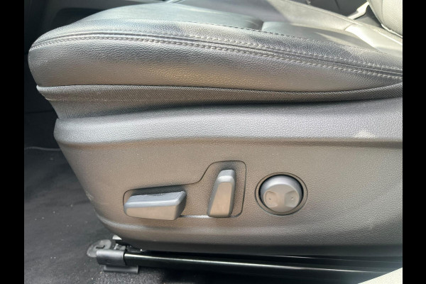 Hyundai Kona 1.6 GDI HEV Sky Bluelink Navigatie Apple Carplay Android Auto Camera Parkeerhulp Adaptive Cruise Control Dodehoekassistent Stoel- en stuurverwarming Full Led Climate Control Lichtmetalen velgen