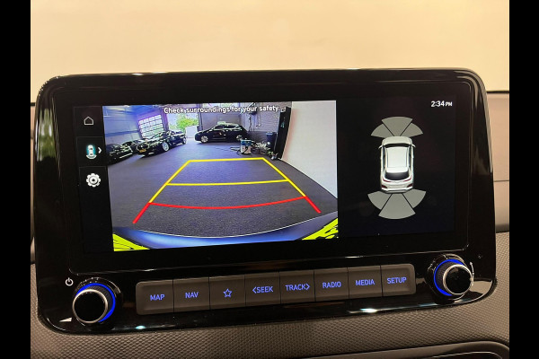 Hyundai Kona 1.6 GDI HEV Sky Bluelink Navigatie Apple Carplay Android Auto Camera Parkeerhulp Adaptive Cruise Control Dodehoekassistent Stoel- en stuurverwarming Full Led Climate Control Lichtmetalen velgen