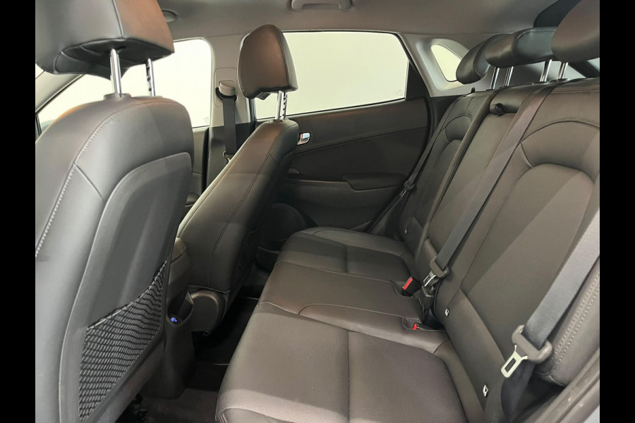 Hyundai Kona 1.6 GDI HEV Sky Bluelink Navigatie Apple Carplay Android Auto Camera Parkeerhulp Adaptive Cruise Control Dodehoekassistent Stoel- en stuurverwarming Full Led Climate Control Lichtmetalen velgen