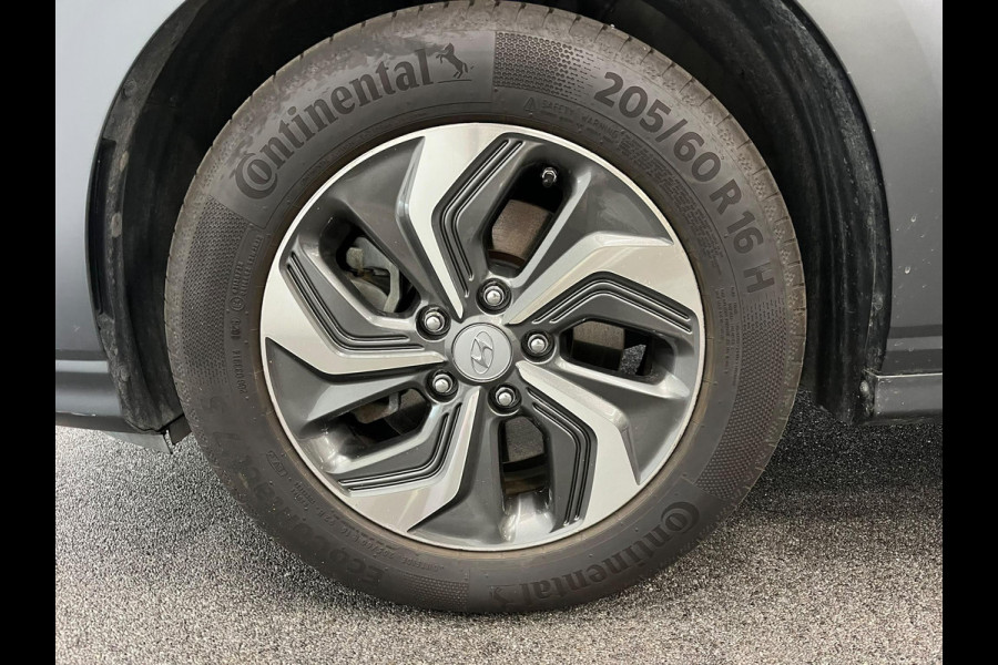 Hyundai Kona 1.6 GDI HEV Sky Bluelink Navigatie Apple Carplay Android Auto Camera Parkeerhulp Adaptive Cruise Control Dodehoekassistent Stoel- en stuurverwarming Full Led Climate Control Lichtmetalen velgen
