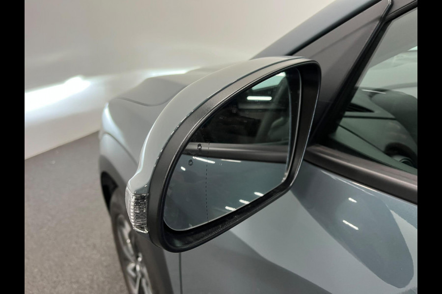 Hyundai Kona 1.6 GDI HEV Sky Bluelink Navigatie Apple Carplay Android Auto Camera Parkeerhulp Adaptive Cruise Control Dodehoekassistent Stoel- en stuurverwarming Full Led Climate Control Lichtmetalen velgen
