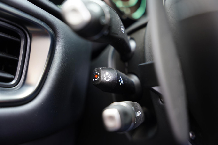 Aston Martin DB11 Volante 4.0 V8 / B&O Advanced / Dealer Serviced