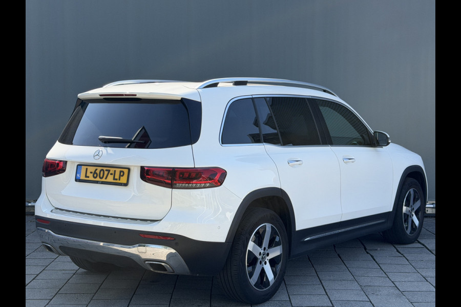 Mercedes-Benz Glb BWJ 2021 | 180 Bus Sol Luxury 7p. AUTOMAAT | PANO DAK | LEER | CAMERA | CLIMA | NAVI | STOELVERW | FULL LED | DIGI DASH |