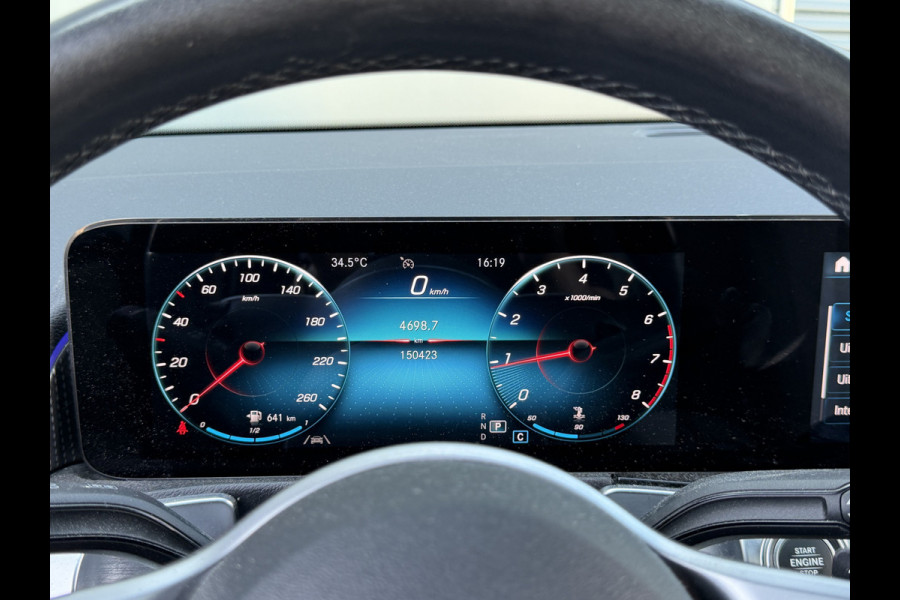 Mercedes-Benz Glb BWJ 2021 | 180 Bus Sol Luxury 7p. AUTOMAAT | PANO DAK | LEER | CAMERA | CLIMA | NAVI | STOELVERW | FULL LED | DIGI DASH |