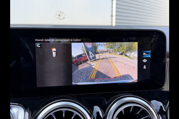 Mercedes-Benz Glb BWJ 2021 | 180 Bus Sol Luxury 7p. AUTOMAAT | PANO DAK | LEER | CAMERA | CLIMA | NAVI | STOELVERW | FULL LED | DIGI DASH |