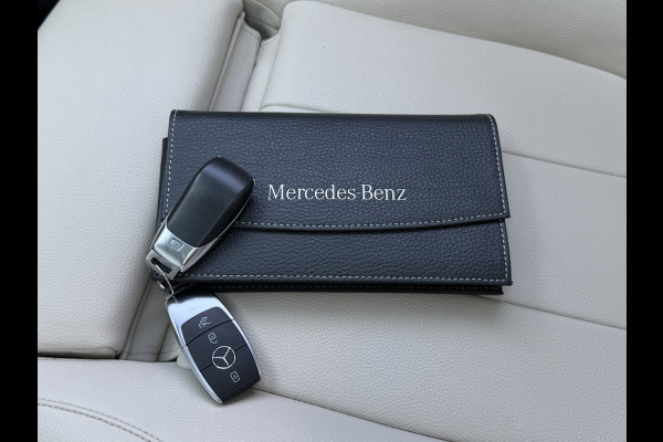 Mercedes-Benz Glb BWJ 2021 | 180 Bus Sol Luxury 7p. AUTOMAAT | PANO DAK | LEER | CAMERA | CLIMA | NAVI | STOELVERW | FULL LED | DIGI DASH |