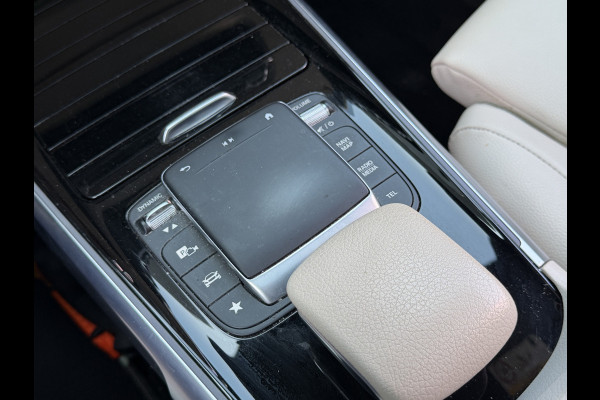 Mercedes-Benz Glb BWJ 2021 | 180 Bus Sol Luxury 7p. AUTOMAAT | PANO DAK | LEER | CAMERA | CLIMA | NAVI | STOELVERW | FULL LED | DIGI DASH |