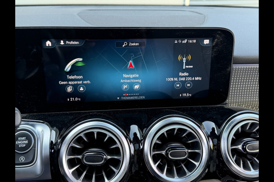 Mercedes-Benz Glb BWJ 2021 | 180 Bus Sol Luxury 7p. AUTOMAAT | PANO DAK | LEER | CAMERA | CLIMA | NAVI | STOELVERW | FULL LED | DIGI DASH |