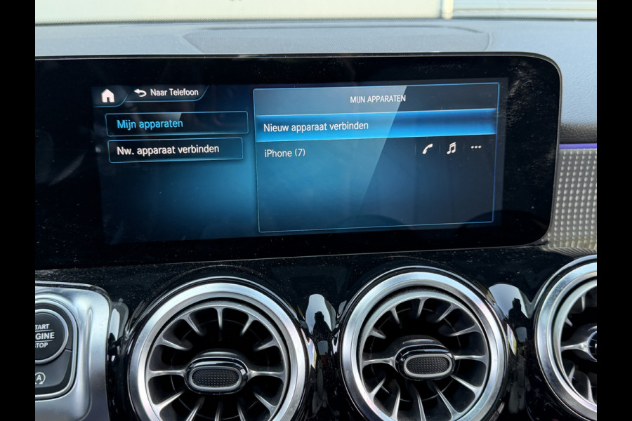 Mercedes-Benz Glb BWJ 2021 | 180 Bus Sol Luxury 7p. AUTOMAAT | PANO DAK | LEER | CAMERA | CLIMA | NAVI | STOELVERW | FULL LED | DIGI DASH |