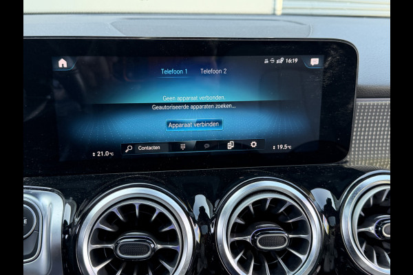 Mercedes-Benz Glb BWJ 2021 | 180 Bus Sol Luxury 7p. AUTOMAAT | PANO DAK | LEER | CAMERA | CLIMA | NAVI | STOELVERW | FULL LED | DIGI DASH |