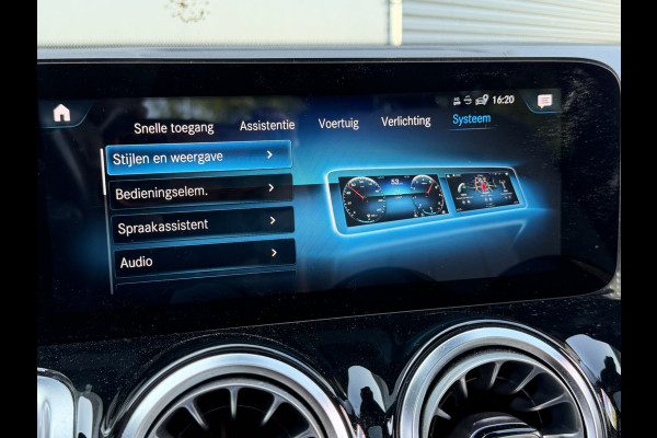 Mercedes-Benz Glb BWJ 2021 | 180 Bus Sol Luxury 7p. AUTOMAAT | PANO DAK | LEER | CAMERA | CLIMA | NAVI | STOELVERW | FULL LED | DIGI DASH |