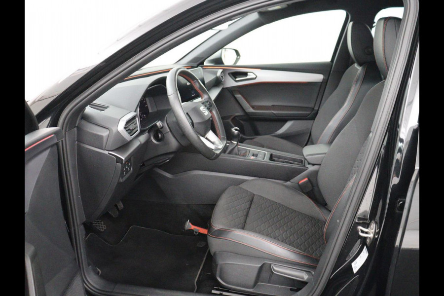 Seat Leon Sportstourer 1.5 TSI FR Launch Edition | Stuur/stoelverwarming | Carplay | Climate Control | Adaptive cruise | Park assist | Camera | Sfeerverlichting | Virtuele dashboard | Full LED |