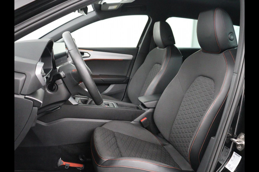 Seat Leon Sportstourer 1.5 TSI FR Launch Edition | Stuur/stoelverwarming | Carplay | Climate Control | Adaptive cruise | Park assist | Camera | Sfeerverlichting | Virtuele dashboard | Full LED |