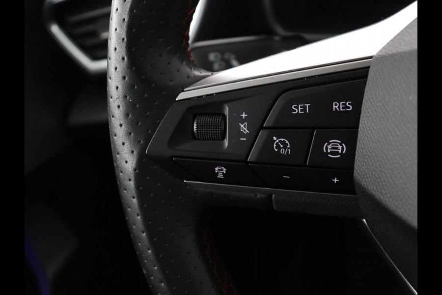 Seat Leon Sportstourer 1.5 TSI FR Launch Edition | Stuur/stoelverwarming | Carplay | Climate Control | Adaptive cruise | Park assist | Camera | Sfeerverlichting | Virtuele dashboard | Full LED |