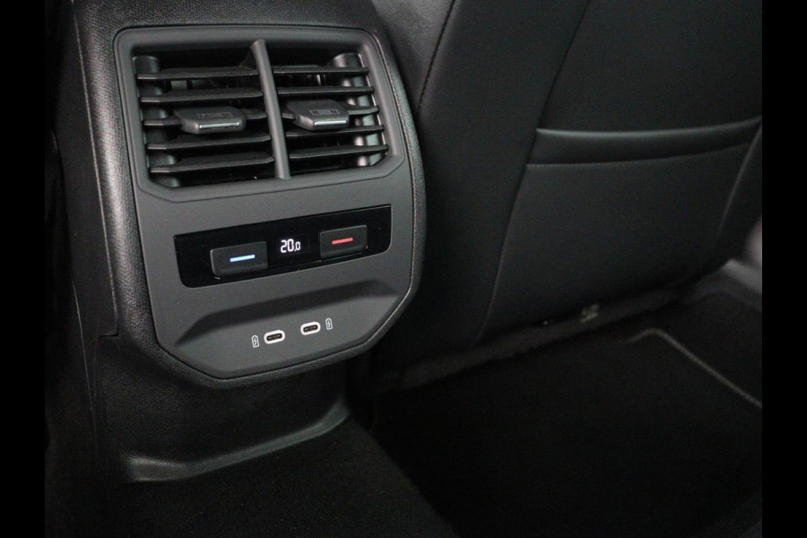 Seat Leon Sportstourer 1.5 TSI FR Launch Edition | Stuur/stoelverwarming | Carplay | Climate Control | Adaptive cruise | Park assist | Camera | Sfeerverlichting | Virtuele dashboard | Full LED |