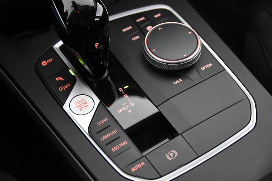 BMW 1-serie 116i *1ste Eigenaar*Navigatie*Stoelverwarming*18" M-Sport Velgen*