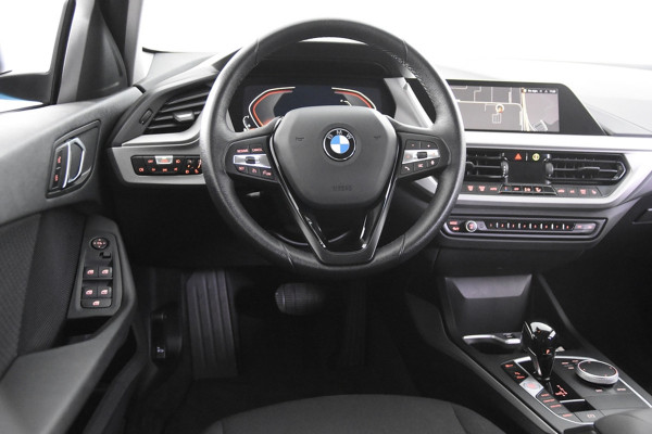 BMW 1-serie 116i *1ste Eigenaar*Navigatie*Stoelverwarming*18" M-Sport Velgen*