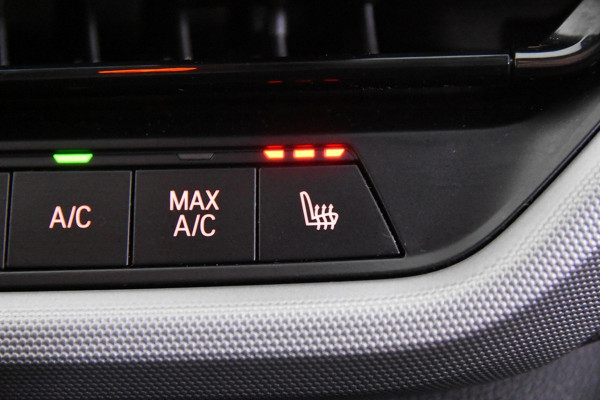 BMW 1-serie 116i *1ste Eigenaar*Navigatie*Stoelverwarming*18" M-Sport Velgen*