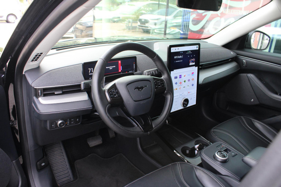 Ford Mustang Mach-E RWD 75 kWh | SOH 92,5% | B&O Audio | Technology Pack Plus | Panorama Dak | Volledig Lederen Interieur. |