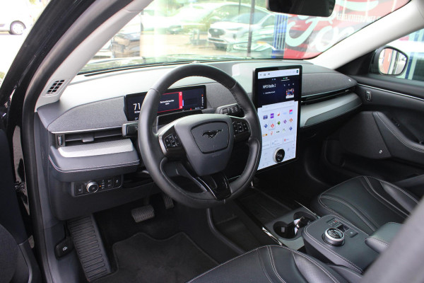Ford Mustang Mach-E RWD 75 kWh | SOH 92,5% | B&O Audio | Technology Pack Plus | Panorama Dak | Volledig Lederen Interieur. |