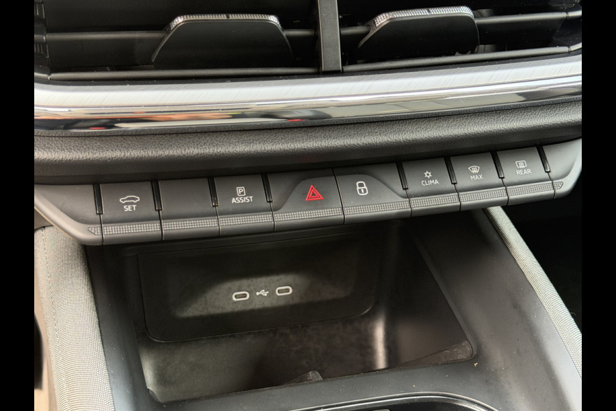 Škoda ENYAQ iV BWJ 12-2021 | 60 | TREKHAAK | WARMTEPOMP | CAMERA A | CLIMA | NAVI |CARPLAY | PDC 2X |