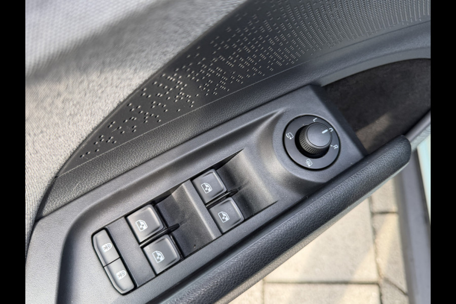 Škoda ENYAQ iV BWJ 12-2021 | 60 | TREKHAAK | WARMTEPOMP | CAMERA A | CLIMA | NAVI |CARPLAY | PDC 2X |