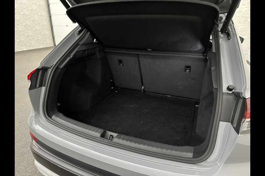 Audi Q4 e-tron 40 204pk 77 kWh | #RS-Leder | 5x Q4 OP VOORRAAD! | ACC | Matrix Led | 3 Zone Clima | Kieselgrau | 2023 | Btw auto, 27150,= ex. | Bovag garantie. 4x Q4 op voorraad!