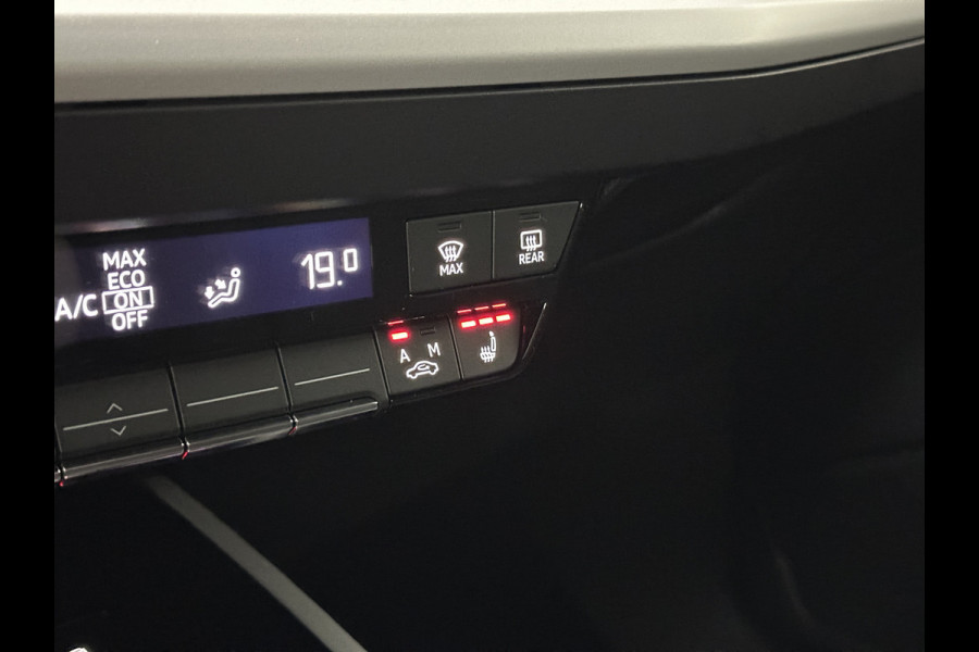 Audi Q4 e-tron 40 204pk 77 kWh | #RS-Leder | 5x Q4 OP VOORRAAD! | ACC | Matrix Led | 3 Zone Clima | Kieselgrau | 2023 | Btw auto, 27150,= ex. | Bovag garantie. 4x Q4 op voorraad!