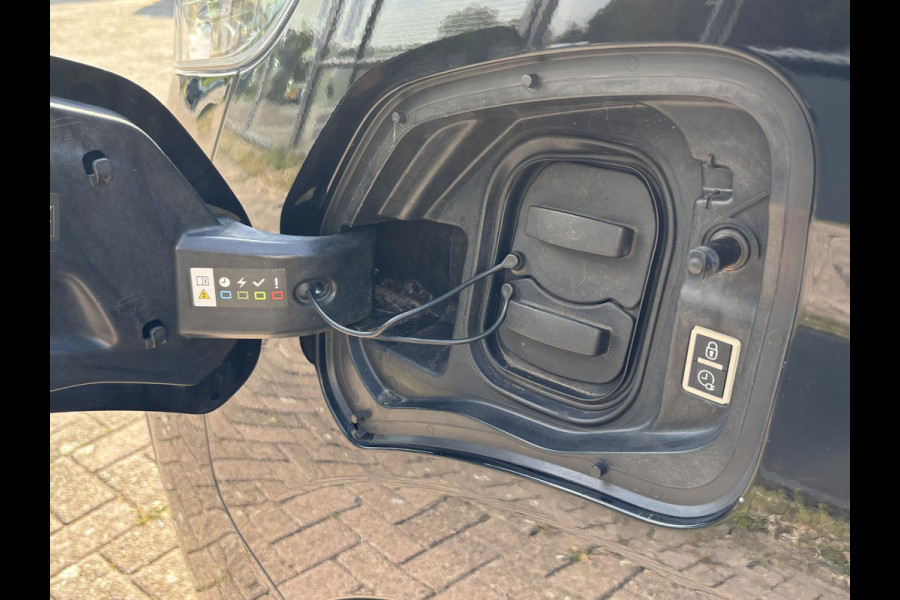 Opel Vivaro-e L3H1 Innovation DC 75 kWh | 329 km WLTP | Dubbele Schuifdeur | Camera | Trekhaak | CarPlay | Navi | 17" LMV