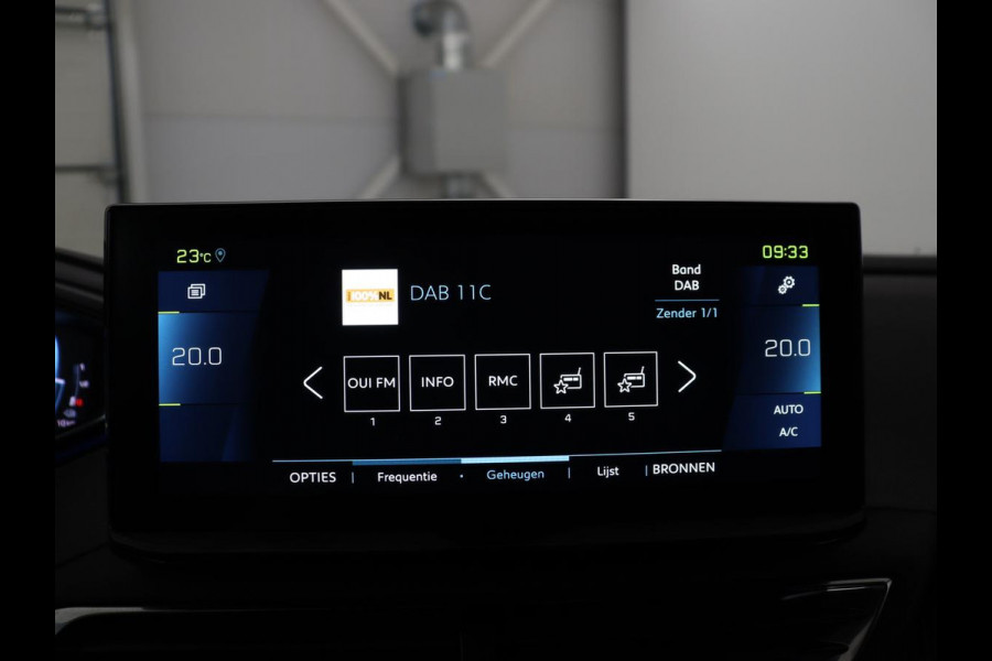 Peugeot 3008 1.6 HYbrid 225 Active Pack Business | SOH 98.8% | Half Leder | Adaptive cruise | 360 camera | Carplay | Climate control | Dodehoek detectie | DAB |