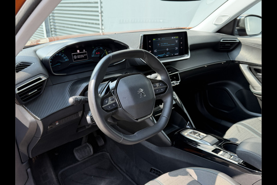 Peugeot e-2008 BWJ 2022 | EV 136PK Allure 50 kWh | LEDER/STOF | CLIMA | NAVI | CAMERA A | CARPLAY | PRIVACY GLASS | PDC |
