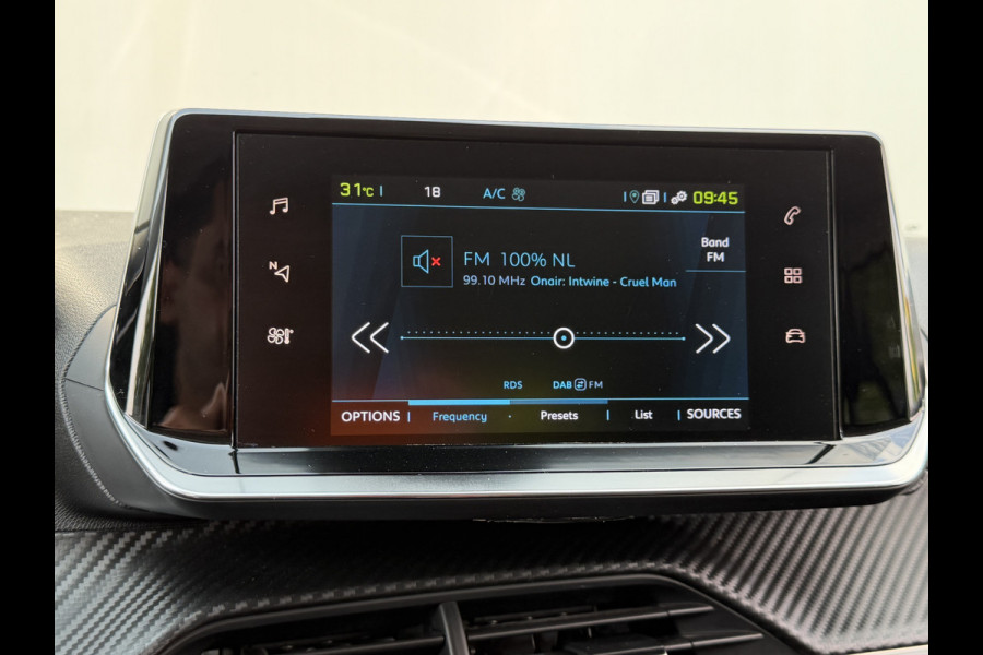 Peugeot e-2008 BWJ 2022 | EV 136PK Allure 50 kWh | LEDER/STOF | CLIMA | NAVI | CAMERA A | CARPLAY | PRIVACY GLASS | PDC |